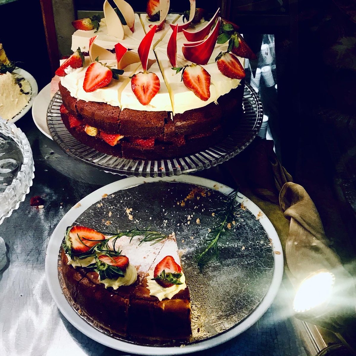 sngo1982's tweet photo. #foodie #foodporn ~ having an iced #matcha #greentea Frappuccino, after looking at yummy #cakes & random icandy around #Melbourne ๐๐๐ต๐ฅคโจ๐ฐ๐ https://t.co/5iiBaEtxbh