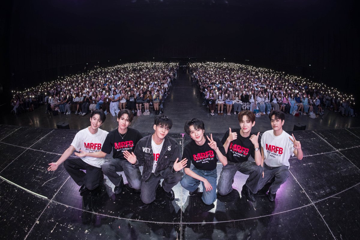DomundiTV's tweet photo. จบลงไปแล้วกับงาน BATTLEGROUND MR. FANBOY Presented by iQIYI ✨

ขอขอบคุณแฟน ๆ ทุกคนที่มาเจอกัน และมาร่วมสร้างความทรงจำแสนพิเศษนี้ไปด้วยกัน รวมถึงแฟน ๆ ที่ส่งกำลังใจมาให้เหล่านักเเสดง “รักสุดใจนายแฟนบอย Mr. Fanboy Series” ด้วยนะคะ 🥰

ฝากทุกคนติดตามรับชม “รักสุดใจนายแฟนบอย Mr. Fanboy Series” ในอีพีต่อ ๆ ไปกันด้วยนะคะ 🫶🏻✨️

MR FANBOY CHAPTER 6
#MrFanboyEP6