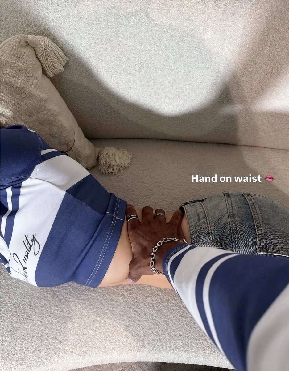 ceelasylviaa's tweet photo. hand on waist https://t.co/xON0ZI7NaA