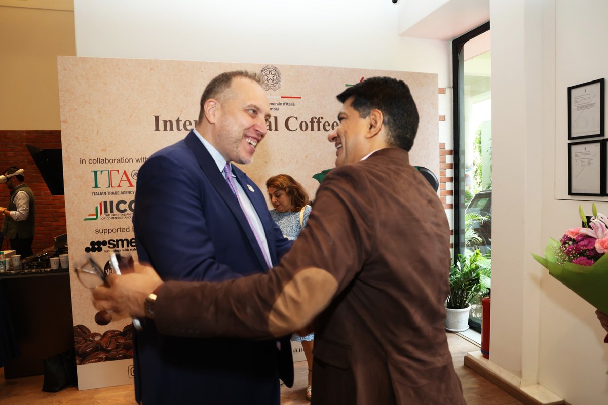 MahaCyber1's tweet photo. Shri Yashasvi Yadav, ADGP, Maharashtra Cyber was invited by the Consul General of Italy in Mumbai, Mr. Walter Ferrara, to a special event celebrating International Coffee Day.
#YashasviYadav #ADGP #InternationalCoffeeDay https://t.co/dvrFFfPo8u