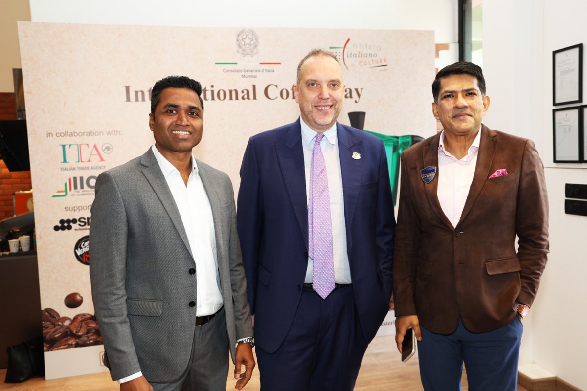 MahaCyber1's tweet photo. Shri Yashasvi Yadav, ADGP, Maharashtra Cyber was invited by the Consul General of Italy in Mumbai, Mr. Walter Ferrara, to a special event celebrating International Coffee Day.
#YashasviYadav #ADGP #InternationalCoffeeDay https://t.co/dvrFFfPo8u