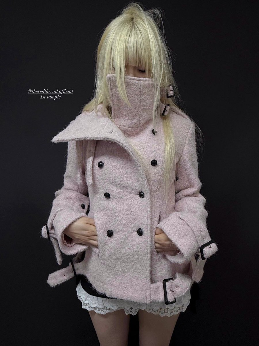 ___h___r___k__'s tweet photo. THEREDTHREADのコートに可愛い子いた https://t.co/Ets0XUR7Kp
