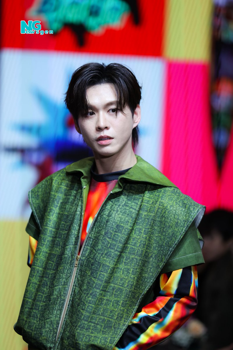 NGnewsgen's tweet photo. “บีเวอร์-ต้นหลิว” ร่วมเดินแบบกับโชว์จาก “Thammasat University” บน Visionary Stage ในงาน Siam Center BIFW 2026 

BEVERTONLIEW AT SIAM CENTER BIFW26
#bbverpj #tonliewmtp #BeverTonliew #SiamCenterBIFW2026xBEVERTONLIEW

#SiamCenterBIFW2026 #BIFW2026 https://t.co/RRmkTAk05g