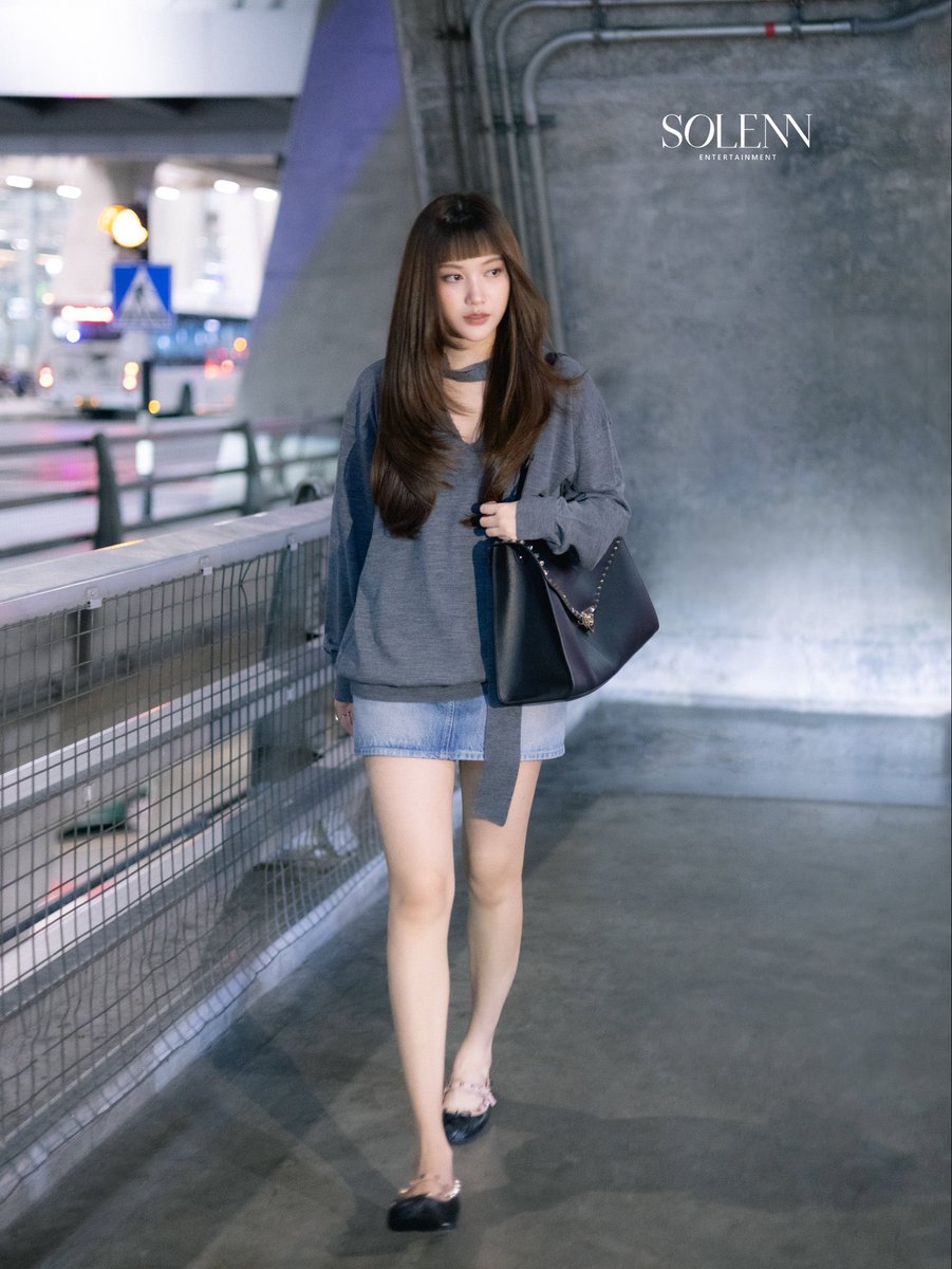 Tarn_Wanwi's tweet photo. ภูมิใจในตัวบอสฟรีนที่สุด
ลุคไหนก็งามสง่า เลยค่ะบอส

SAROCHA X VALENTINO PFW SS27
#ValentinoSS27xFreen
#ValentinoAntibiblioteca
#ValentinoGaravani
#srchafreen
#PFW
@valentinoTH @maisonvalentino @srchafreen https://t.co/Lj2IDIrcJr