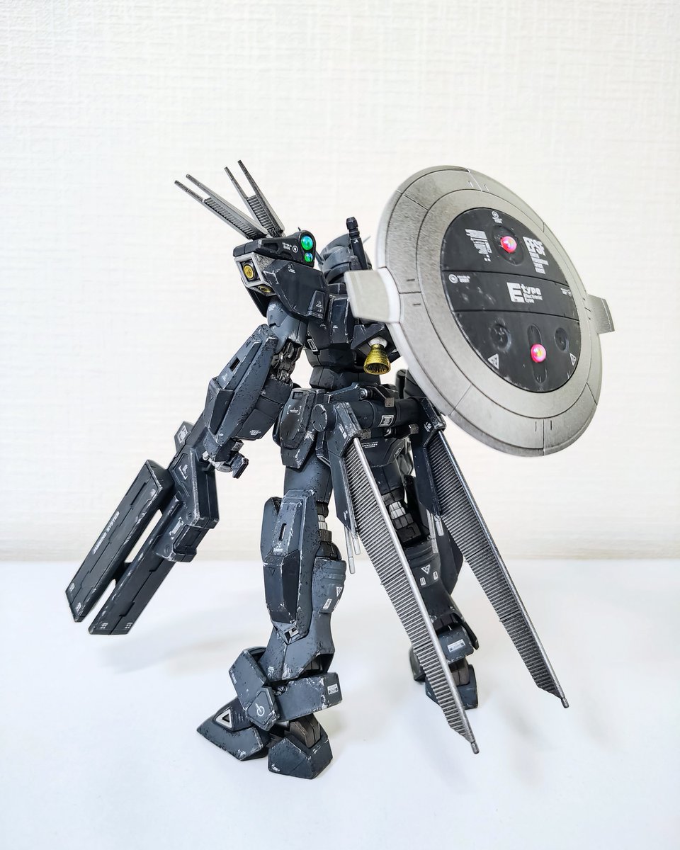 NakaWgn6455's tweet photo. F90Ⅲ/E クラスターガンダム電子戦仕様完成しました!
隠密制を高める為、ダークグレーの塗装です！
#ガンプラ 
#プラモデルライフ https://t.co/iO7vHHBUUC