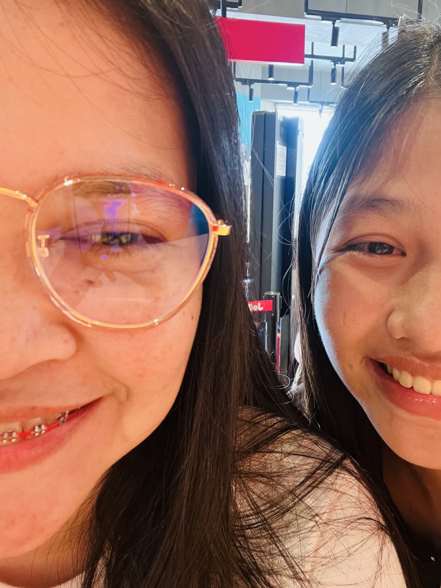 Sicangd10's tweet photo. See you our living doll at SM clark🩷@carmelle_lite no matter what i will go to you kahit 2hrs sleep palang kami🤗 fighting for you 💪 https://t.co/q0PR0gOnSl