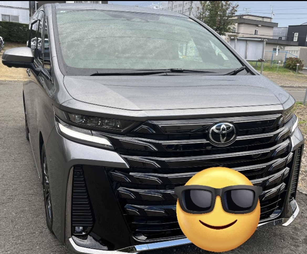 moumoontors's tweet photo. ランクル300を手放して
ヴェルファイアハイブリッドへ乗り換え🥰
ランクル300がぼんちゃんに高いこと買い取って貰えたからほぼタダみたいな感じw

一人暮らしなのにまたデカイ車買った😭😭
相変わらず彼氏は募集してますww https://t.co/02yGM8GYhm