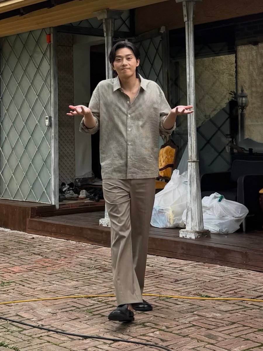 parks_joon's tweet photo. Gimana hari Minggunya? https://t.co/3RuU7lSeek