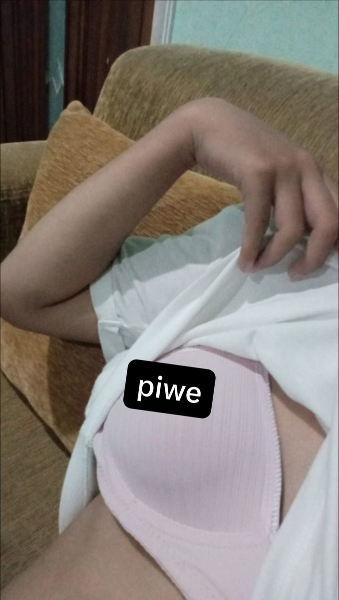 josephstal90's tweet photo. Kiriman dm, kasian bnget ni lonte punya cowo cuck minta foto bugilnya disebarin, sange liat foto cewenya disebarin sambil coli https://t.co/fC9aWJ5vtc