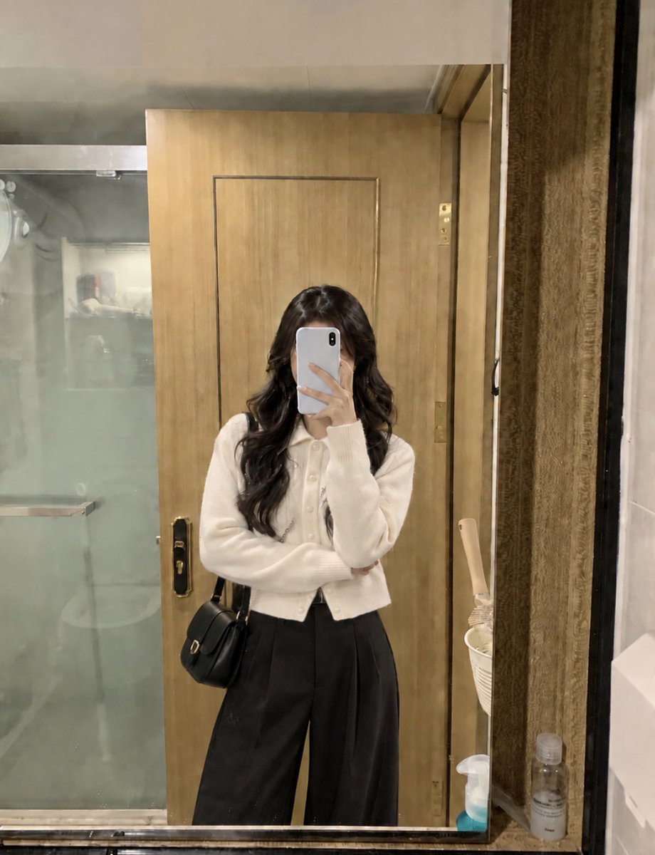 eclat_lab_Jp's tweet photo. GUのバズニット🧶
¥2,990でこれ買えるのはありがたい。 https://t.co/mQ9b7RZQJp