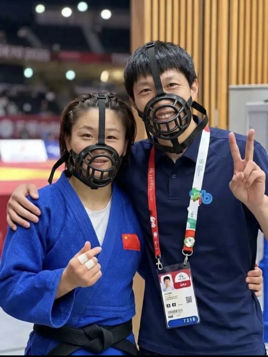 OttoHuang120's tweet photo. 中國 柔道 選手 會咬人 https://t.co/aI24cXEL3U