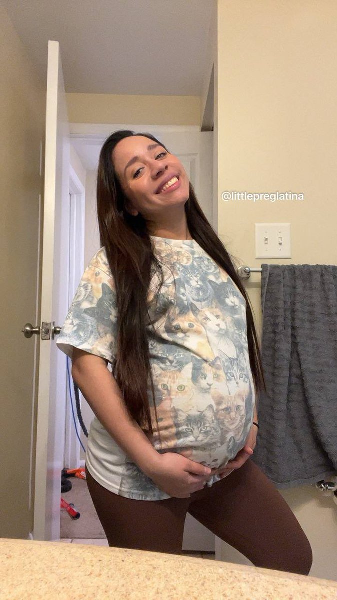 lindarobles2000's tweet photo. Here kitty kitty 🫶🏼🐱⬇️

Don’t miss out 😍⬇️

https://t.co/acV1bYGuJ1

#pregnant https://t.co/kQJTOWFPgT
