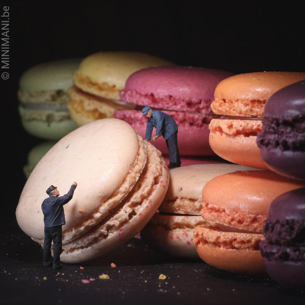 MINIMANI_be's tweet photo. Colour tip: let one tiny figure stand out against the macaron rainbow. A simpler palette can make the action easier to spot, even in a busy scene. #MiniaturePhotography #ColorTheory #FoodPhotography minimani.​be/2026/01/17/macaron-duty/ https://t.co/2fgFuxyBp5