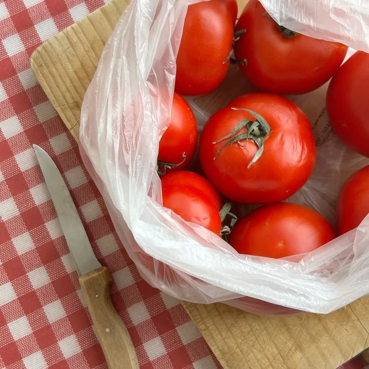 kimnayxon's tweet photo. ㅤ 24°c cozy brings a tender 
     warmth, perfect for 
      harvesting ripe 
                          tomatoes. ♡ https://t.co/etpgSQ9MGF