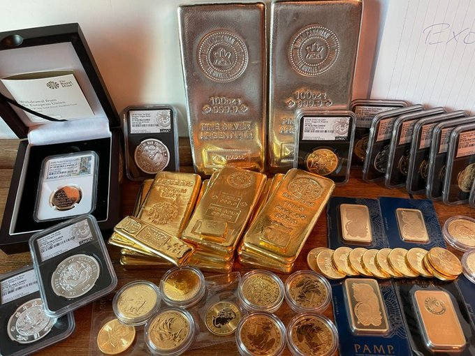 GeraldineIqq's tweet photo. In the world of quantum &amp; AI - importance of physical gold in personal custody increases.

With AI its much easier to crack online security, get into databases, mess with websites etc.

At the end of the day - savings bank account, FD, stocks are all 0s &amp; 1s in some database. https://t.co/SIaxmVByeg