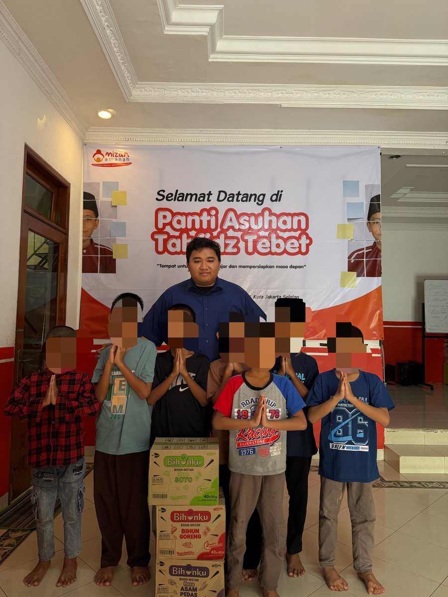 AriobimoY's tweet photo. makasihh @BihunkuID semoga berkah dan bermanfaat 🙏

terkadang diri ini lupa cara bersyukur, sampai melihat senyum mereka dan sadar bahwa sedikit dari kita bisa berarti banyak bagi mereka 😊 https://t.co/n0en5EvraB
