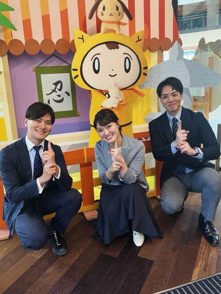 SHU_HASHI23's tweet photo. 明日からは「ニュースto」のリポーターとして頑張ります！

同じ事務所の（左から）遠野さん、前原さんも一員に加わります。

様々な現場から精一杯お伝えしますので、引き続きよろしくお願いします。

#ニュースto https://t.co/zIF4qa8aTk