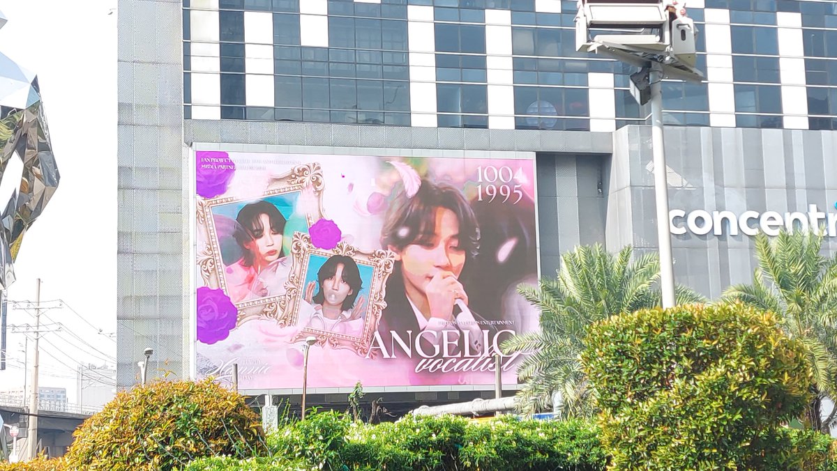 haoruride's tweet photo. JEONGHAN SM Megamall LED!  🩷🪽

Happy Birthday, Jeonghani! 
1004 NEW ERA OF JEONGHAN @pledis_17 
#하니생일_돌아왔쫑 #1004_JEONGHAN_Day 

@CJCY_1995 @1zerozero4 https://t.co/XGXy40UazF