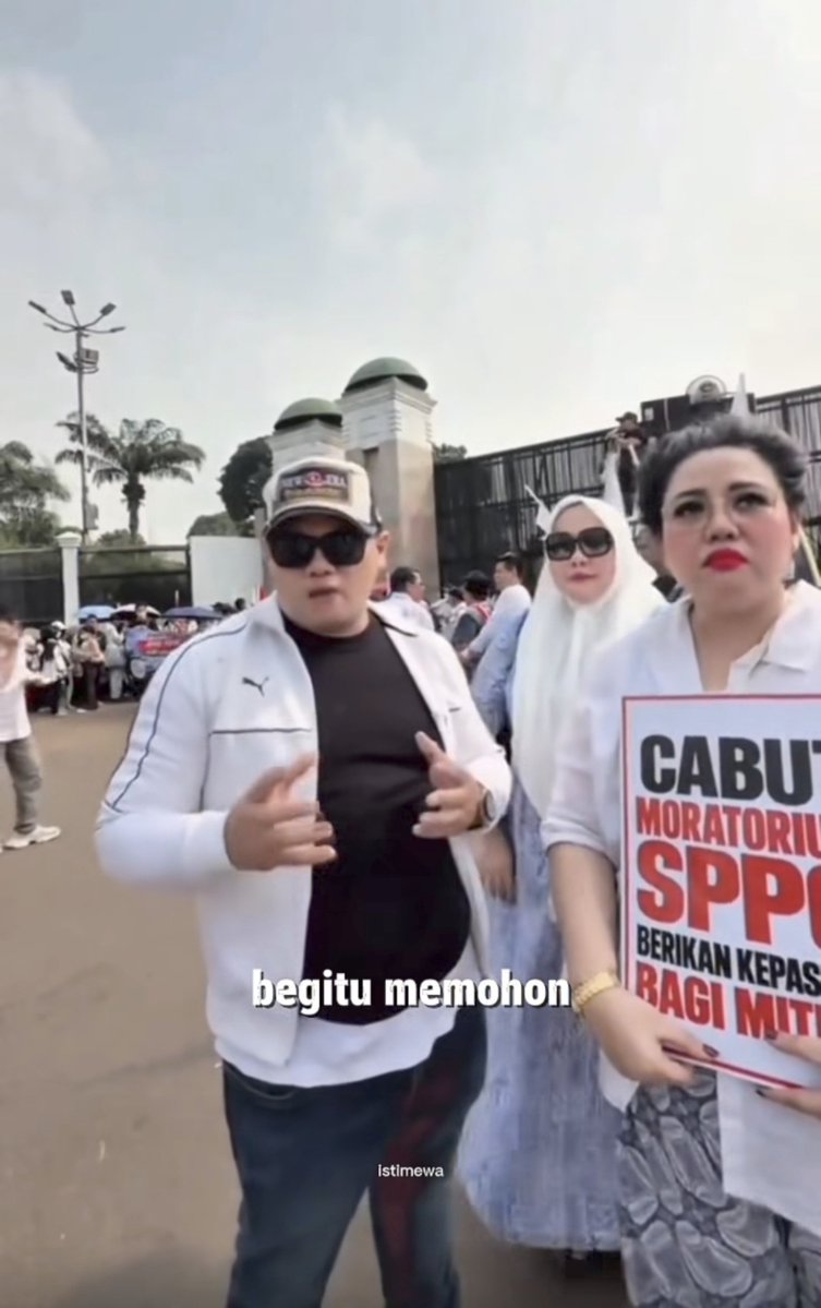 MiskinTV_'s tweet photo. Ini bukannya mas2 yang dulu suka joget2 'MBG' itu kan?

Selama ini ternyata yang dia bela bukan MBG, tapi kepentingannya sendiri yaitu insentif Rp6jt/hari per dapur. https://t.co/gaFDumwAyh