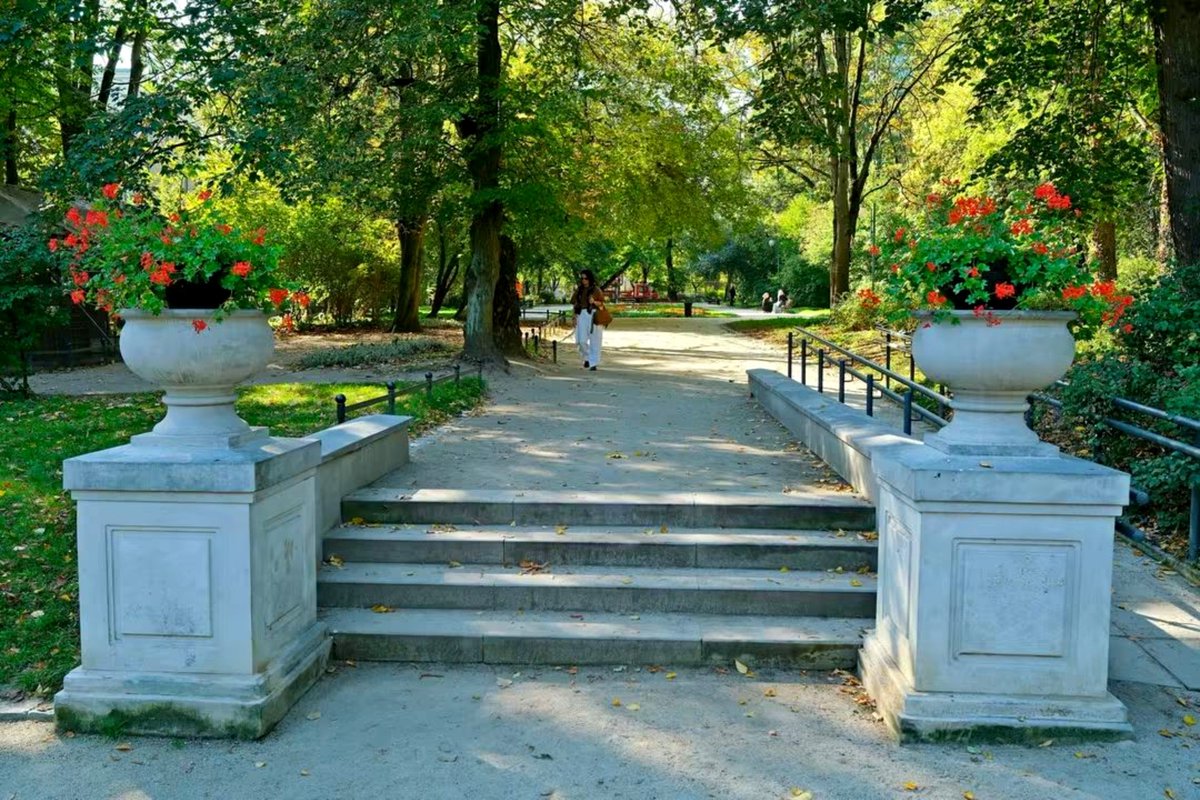 Miasto_Lublin's tweet photo. Dzień dobry, #Lublin 🌿☀️
Niedzielny poranek najlepiej zacząć spokojnie. Może od spaceru jedną z pięknych alejek i chwili wytchnienia wśród zieleni? Dobrego dnia i pięknej niedzieli 😊
#LublinCity #Jesien #OgrodSaski https://t.co/8sgSt1a3Dr