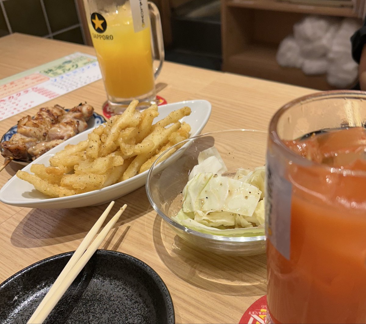 hz33s's tweet photo. きっと名物！
酒飲んだる https://t.co/0y7oMG1IKj