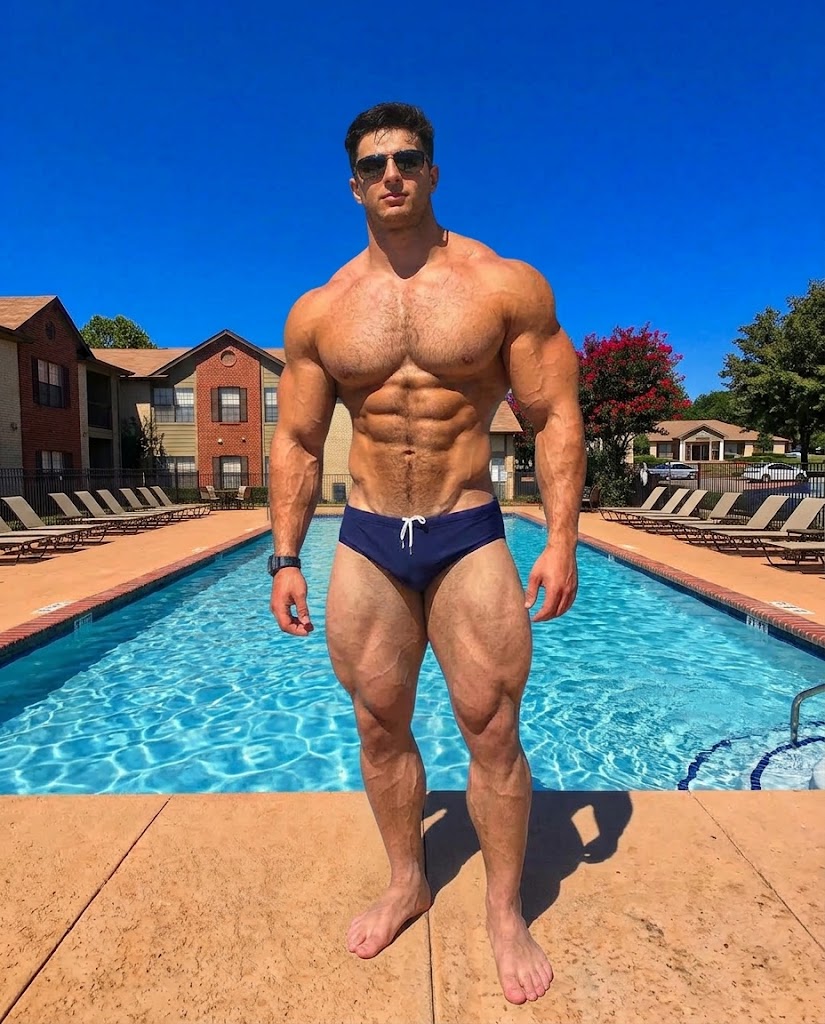 bigbayb0y's tweet photo. You see this guy at the pool wyd? https://t.co/PpV5EmFZsG