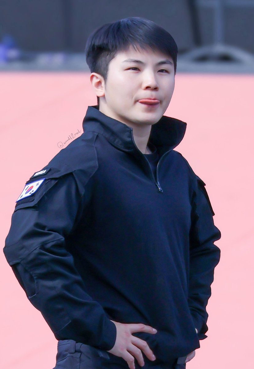 wood12nwl's tweet photo. 261004 지상군페스티벌 계룡 Day4

애기만두🥟💕

#우지 #WOOZI #ウジ 
#세븐틴 #SEVENTEEN #이지훈 https://t.co/iiBhpXkpFa