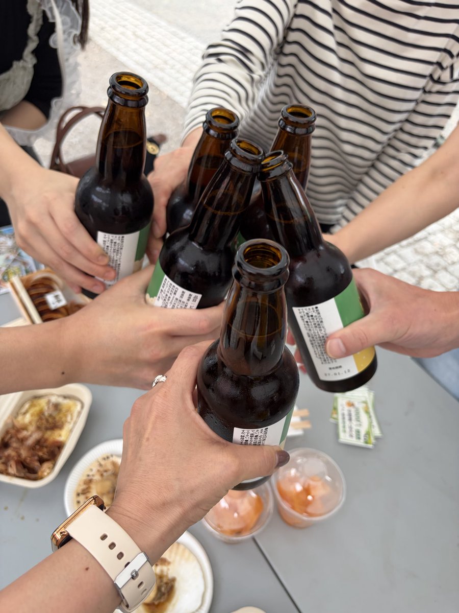meeeggu's tweet photo. 本日はコチラへ
青空の下
美味しいもんとビール🍻はさいこっー！

そして何度となく目の前を通っているのに初めてコチラへ参拝してきました⛩️

今日は沢山歩いて力尽きたな💦
奈良のレポ楽しみ♪♪ https://t.co/GgAkQPxqNC