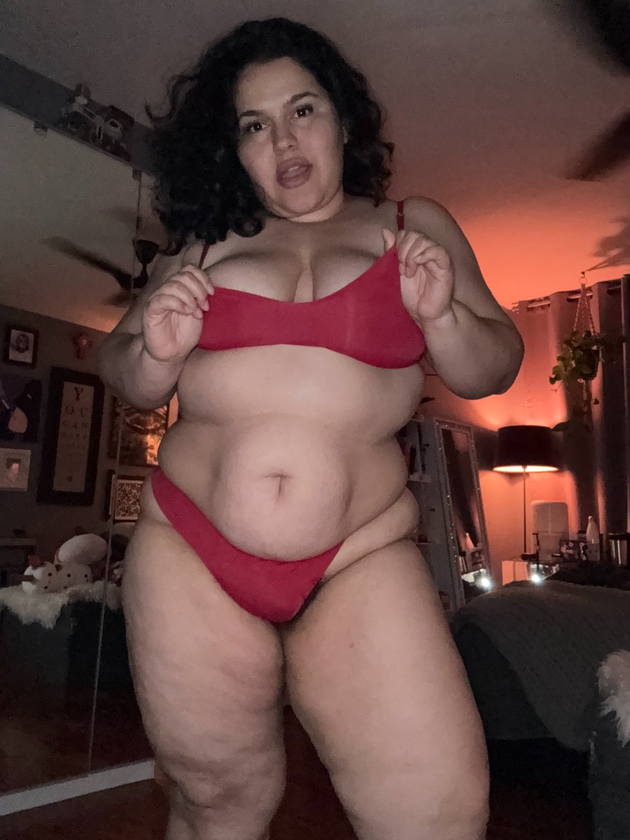 karlaxxxlane's tweet photo. Who's staying up with me tonight? 🫶🏽 https://t.co/pnG1yOnLSW