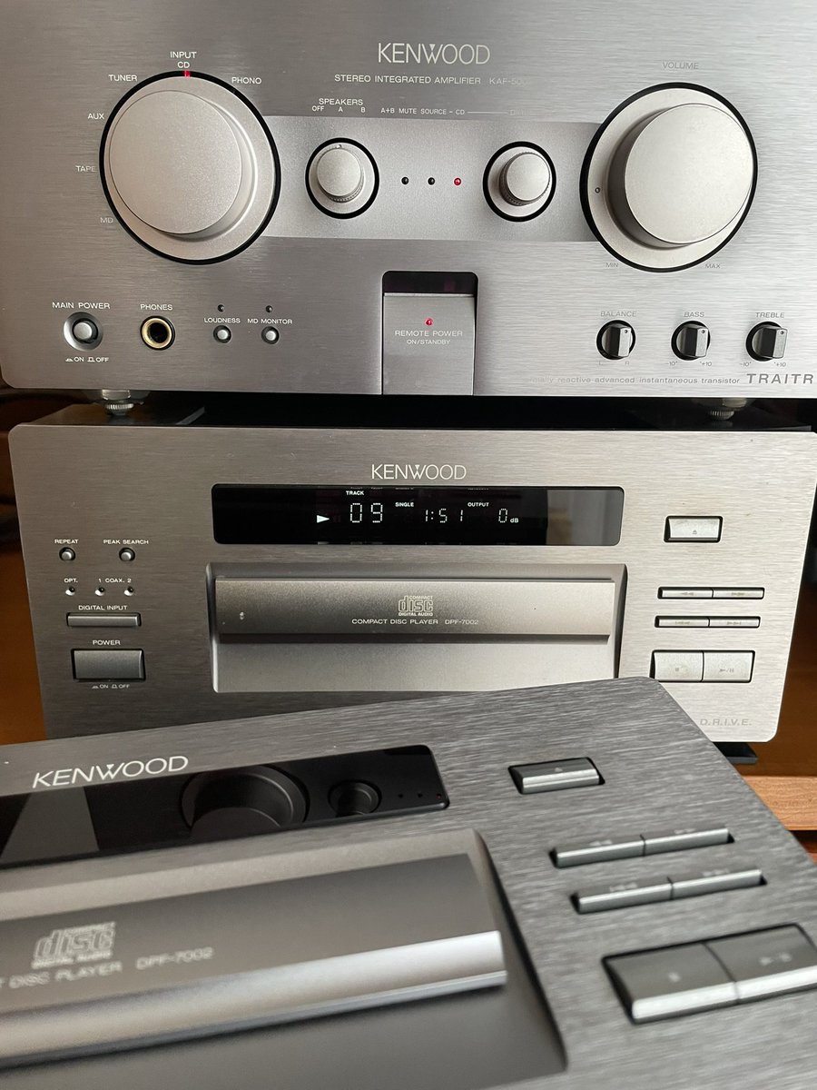 saburauta's tweet photo. 30年目のCDプレーヤー遂にディスクを読まなくる。
迷わず同じ機種の中古を入手。

#KENWOOD
#CORE5000
#DPF7002 https://t.co/8C8625ZM6B