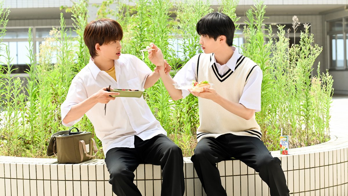 aotomidori_8's tweet photo. ／
いよいよ明日🌿！
＼

10.5 ꜱᴛᴀʀᴛ ドラマ「#青と碧」
-------------------------------

＜第１話あらすじ＞
テストとリレー対決をきっかけに
距離が縮まる碧（草川直弥）と青（知念英和）。
素直で無邪気な青と関わる中で、
碧は青に対してこれまで抱いたことのない
不思議な感情を覚え始める。

#草川直弥 #知念英和
#ドラマ青と碧 💙💚