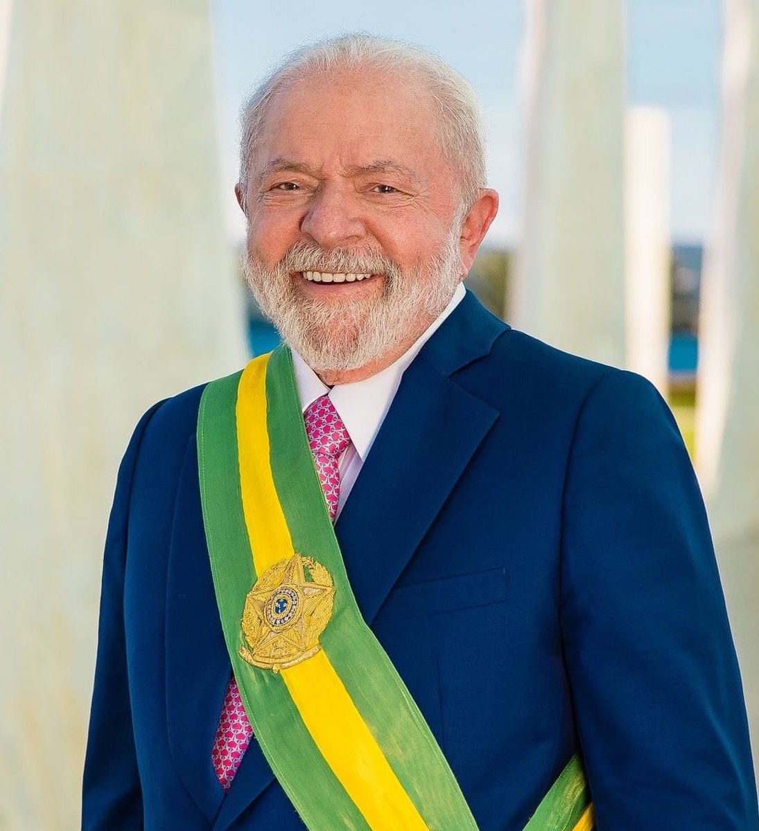 NP__Oficial's tweet photo. Seria muita ironia do destino se o resultado das urnas apontassem o presidente Lula, que os bolsonaristas chamam de cachaceiro, reeleito com 51% dos votos https://t.co/GzK3Nn8Hx5