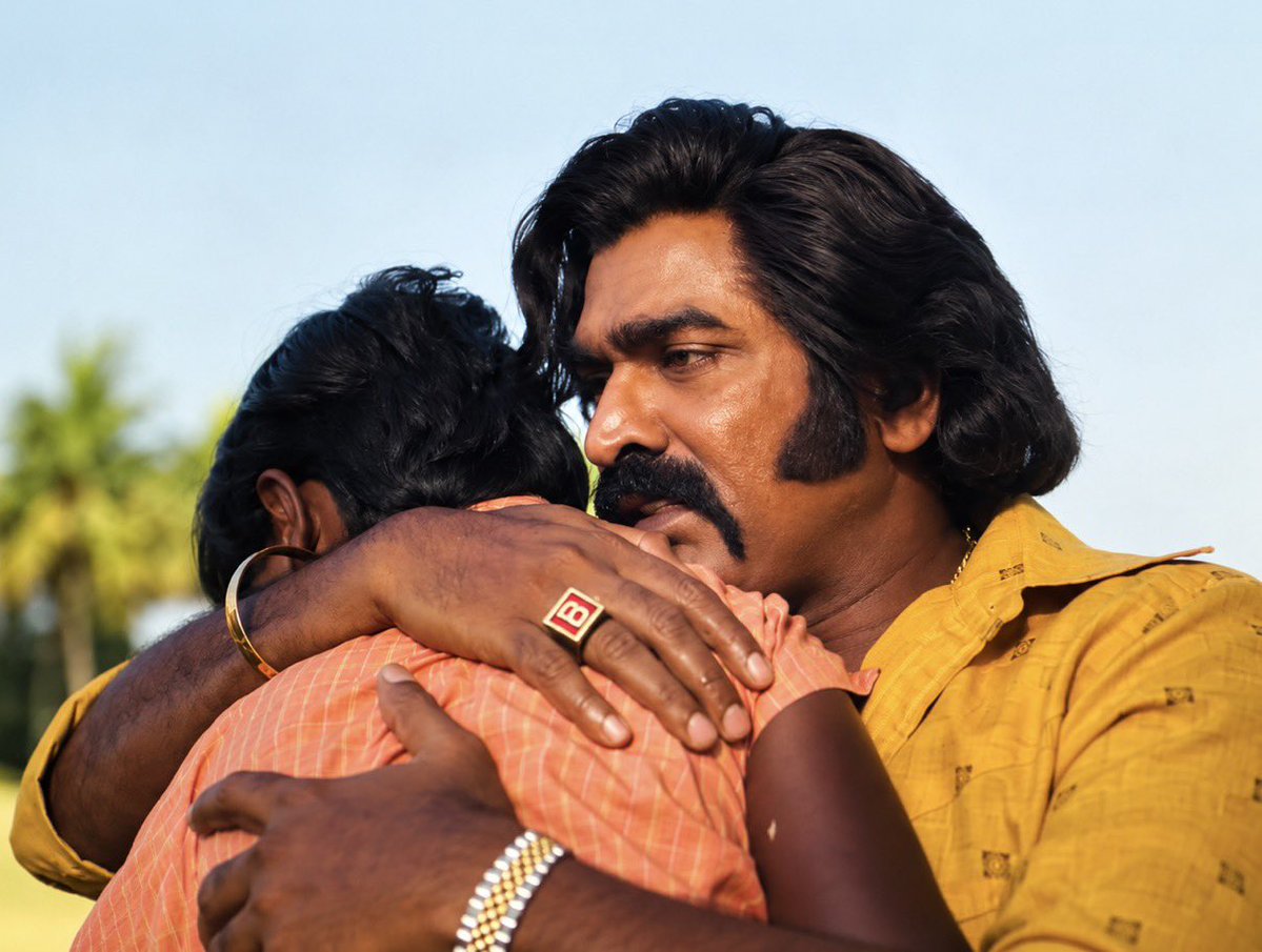 rajeshmanne1's tweet photo. #Baththa బాగుంది 👌🏻❤️

చిన్న పాయింట్ తీసుకొని దర్శకుడు బాలాజీ తనదైన స్క్రీన్ ప్లే , ఆకట్టుకునే సన్నివేశాలతో ఎమోషనల్ గా తెరకెక్కించి మెప్పించాడు. 

సినిమా… కొన్ని ఫ్యామిలీ ఎమోషన్స్ తో కంటతడి పెట్టిస్తూనే 🥲 బుడ్డోడు పాత్రతో నవ్వించింది 🤣

@VijaySethuOffl ఈ కథను నమ్మడం, బత్తా గా నటన మెచ్చుకోదగ్గ విషయం 👏🏻

భార్య పాత్రలో Lijomol Jose ఆకట్టుకుంది 👌🏻

Master Sai Prithviraj పాత్ర, నటన సినిమాకు హైలైట్.

Ajay Ghosh తదితరులు పాత్రలకు న్యాయం చేశారు.

Sai Abhyankar Bgm సినిమాకు ప్లస్ అయింది.

A Must Watch !