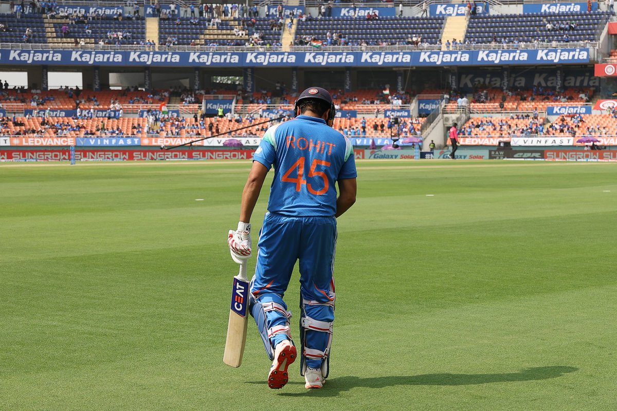 CricCrazyJohns's tweet photo. - 202 Innings
- 10090 Runs 
- 54.84 Average 
- 96.75 Strike Rate 
- 33 Hundreds 
- 50 Fifties 

ROHIT SHARMA AS AN OPENER IN ODIs - one of the greatest ever 🇮🇳😍 https://t.co/VP6VzGuZR4