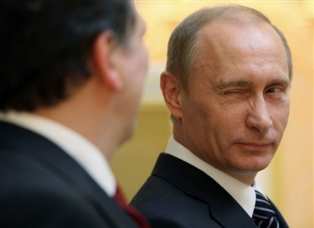rinalu_'s tweet photo. Russia has a debt of 18.5% of GDP. The UK has 95%. And the UK is the one giving lectures.

By economy size, adjusted for purchasing power, Russia ranks 4th in the world. The UK ranks 10th.

Debt to GDP:
🔸 Russia: 18.5%
🔸 UK: 95%

Gold reserves:
🔸 Russia: $330B
🔸 UK: $35B

Now ask yourself who should be teaching whom about economics.