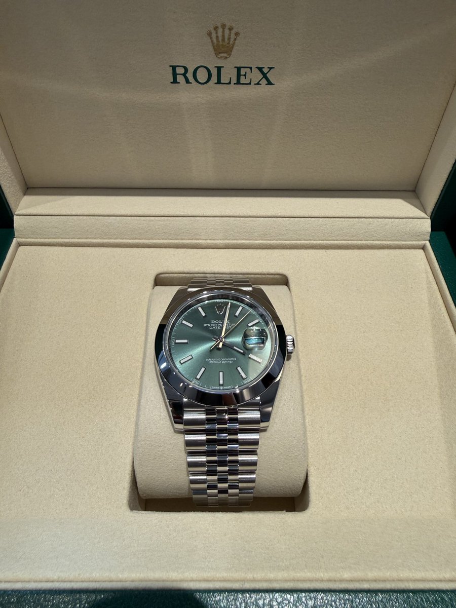 kaitorisoudan's tweet photo. 2026年9月買取紹介　未使用2026年8月

ROLEX ロレックス
デイトジャスト41
ミントグリーン
ジュビリーブレス 126300

170万買取相場

188万で買取

ロレックスマラソン
予約
表参道
レキシア
並木
新宿
名古屋
ヒルトン大阪
スレートローマ
グリーンオンブレ
126334
ロレックス買取
時計買取 https://t.co/yEgzIeOJ9g