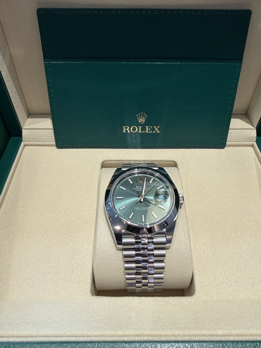 kaitorisoudan's tweet photo. 2026年9月買取紹介　未使用2026年8月

ROLEX ロレックス
デイトジャスト41
ミントグリーン
ジュビリーブレス 126300

170万買取相場

188万で買取

ロレックスマラソン
予約
表参道
レキシア
並木
新宿
名古屋
ヒルトン大阪
スレートローマ
グリーンオンブレ
126334
ロレックス買取
時計買取 https://t.co/yEgzIeOJ9g