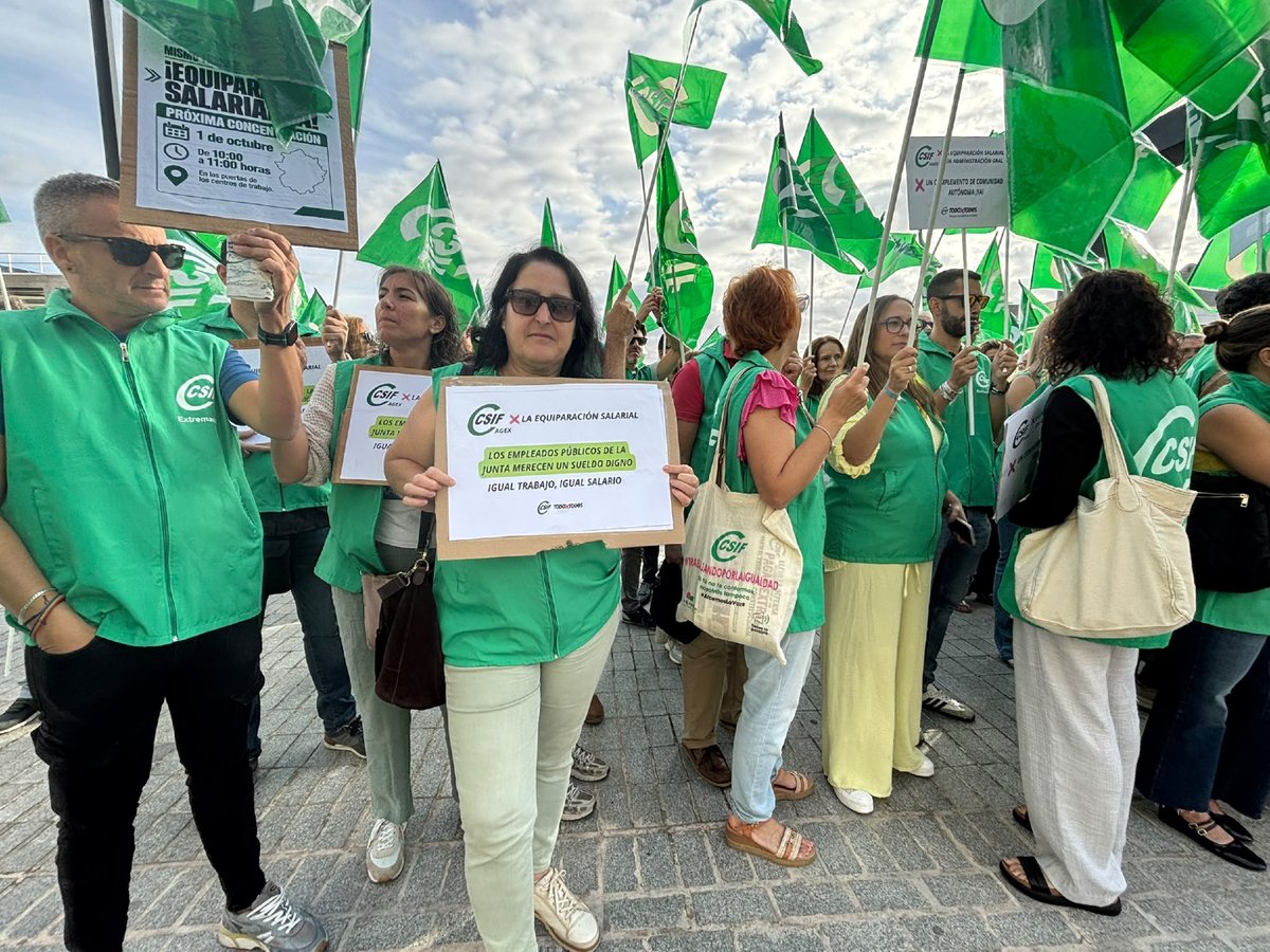 CSIFExtremadura's tweet photo. 🟢 Resumen Semanal

▶️ Concentración en Mérida para reclamar la equiparación salarial de los empleados públicos
▶️ Lamentamos la pérdida de 2.700 empleos en el último mes en Administración Pública y Sanidad
▶️ Protestamos en Madrid por la  la precariedad laboral en Correos https://t.co/BLX153g3Y0