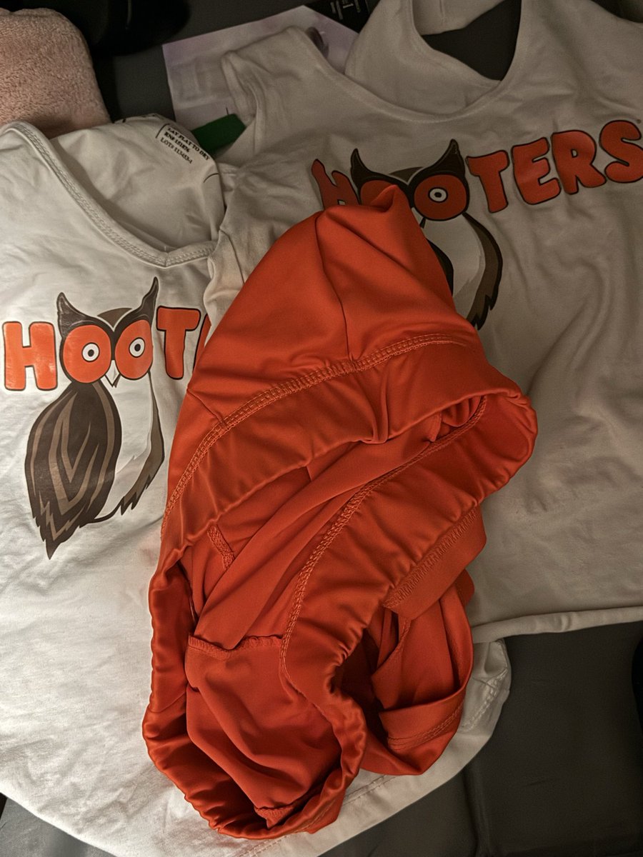 imrmagrl's tweet photo. I was cleaning a lil too deep that I found my old uniform lol https://t.co/9I3AsmV08N
