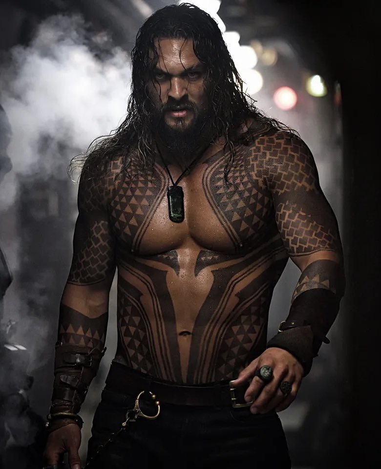 Hollarmemes's tweet photo. Aquaman.                                                              ???? https://t.co/8iFKVltiWk