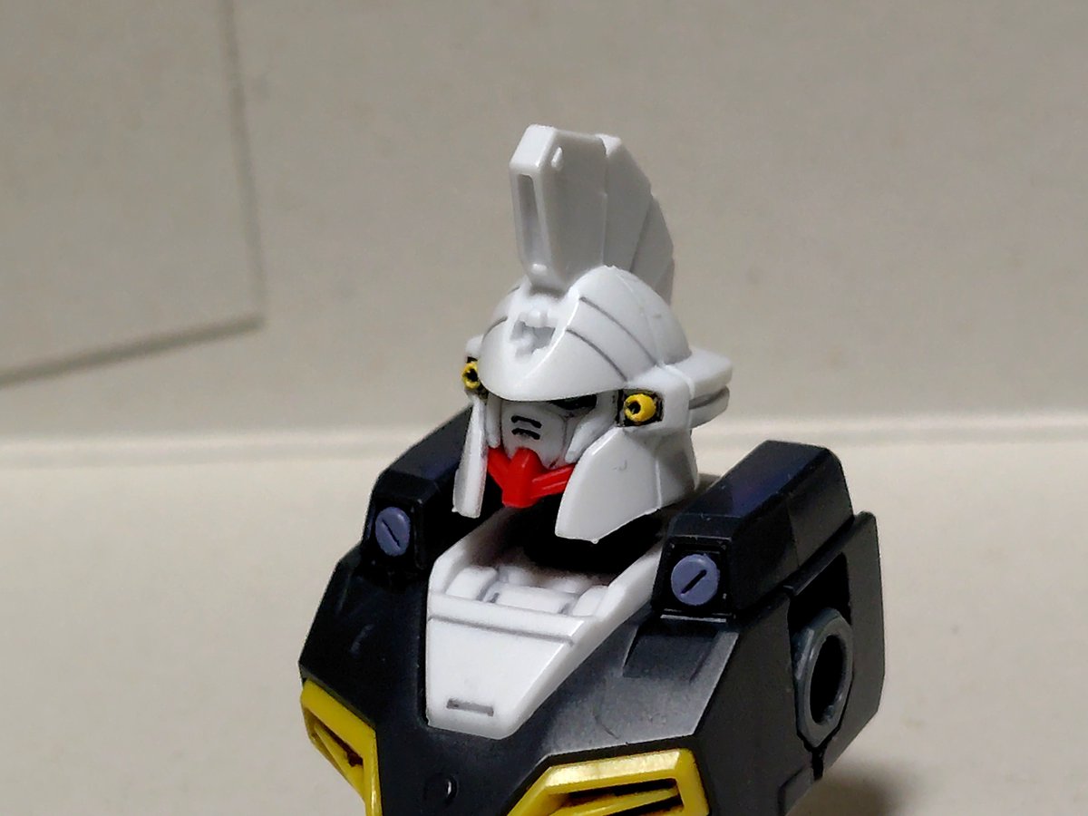 tebasaki_2010's tweet photo. 誰だよ頭部バルカンの砲口が黄色だって決めたやつ！
水性アクリルマーカーが無かったら、危ないところだった。

#はぐ組み https://t.co/bOp2dDEDex