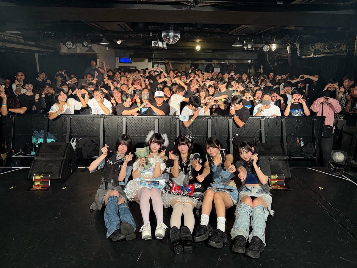 KAMAITACI_O's tweet photo. ─────────
Happy Graduation.
─────────

KAMAITACI Graduation Live
“海月うみ&夜凪せな”

約1年半、KAMAITACIと共に歩んでくれた
海月うみ、夜凪せな。

2人がKAMAITACIに残してくれた沢山の思い出と時間を、これからも大切に繋いでいきます。
これまで2人を��援していただき、誠にありがとうございました！

#KAMAITACI