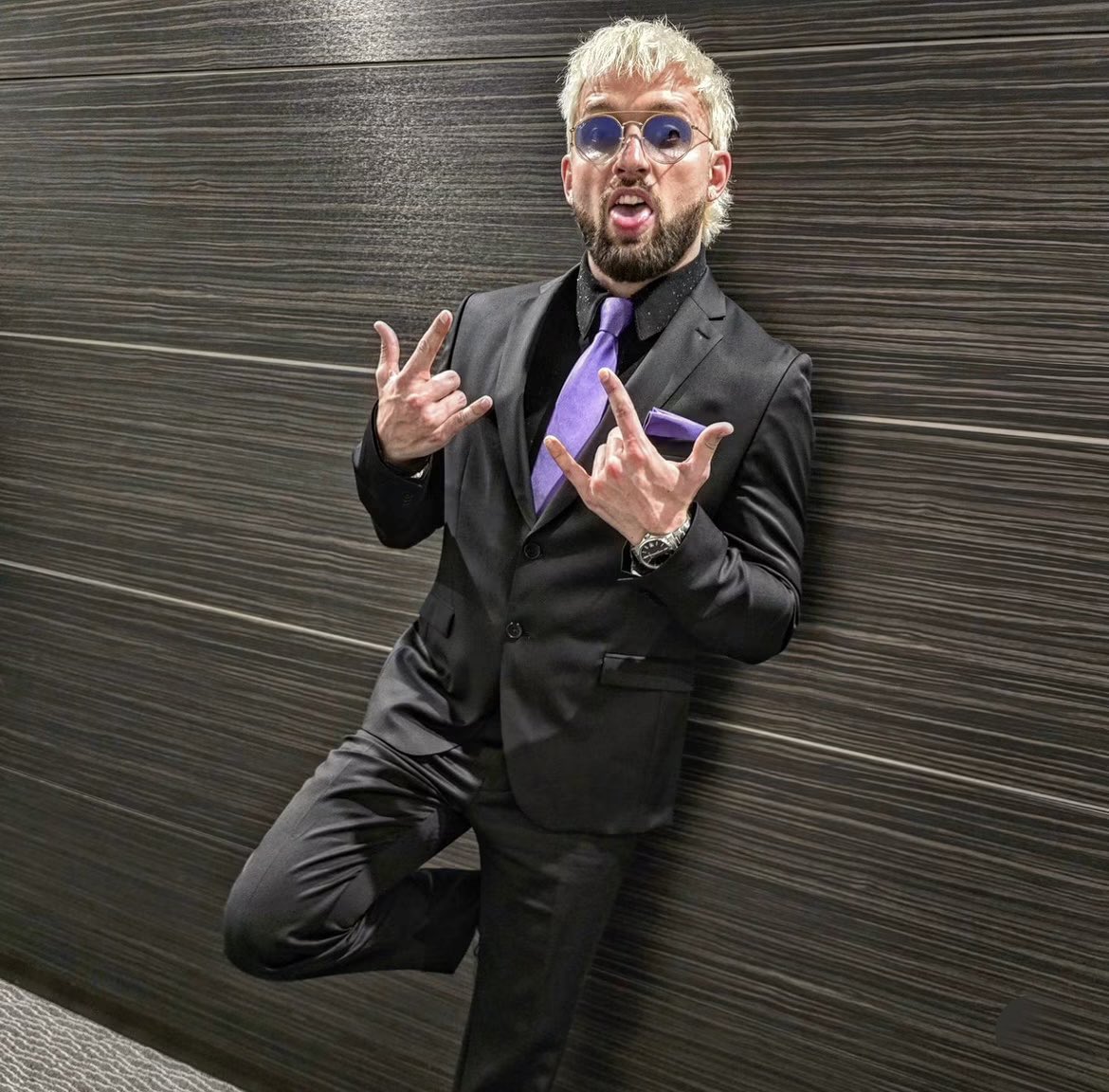 HDBNGA's tweet photo. + a bunch of LED lighting. 😎💜 https://t.co/sA8ri1uz0B