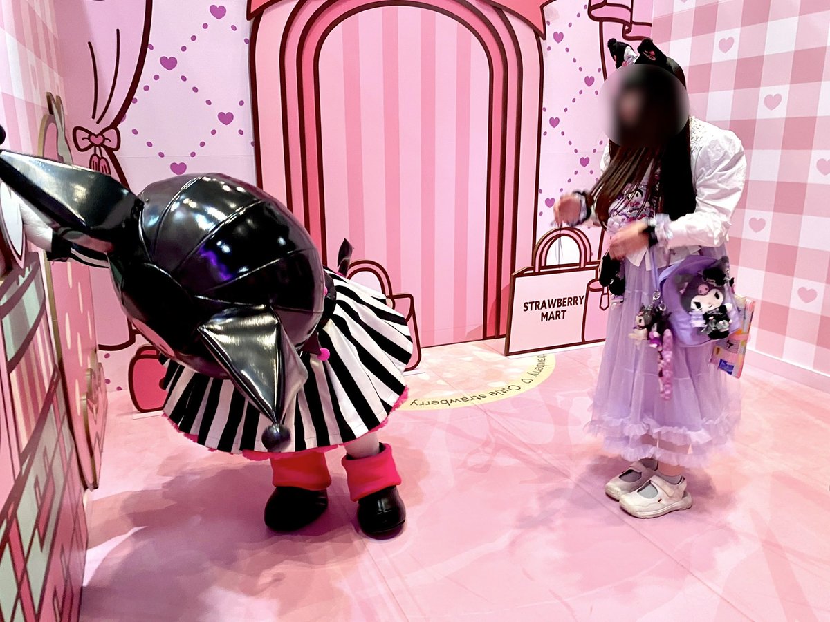 Sakiiie_plpr's tweet photo. クロミちゃんに顔見るなり爆笑され、
なんで笑ってるの！？
かわいい♡とか言ってたら

アンタこれで電車のってんの？？
と言われwwwwwwww

わらいすぎだと思うんだけどwwwww https://t.co/kRIDrsQ89W