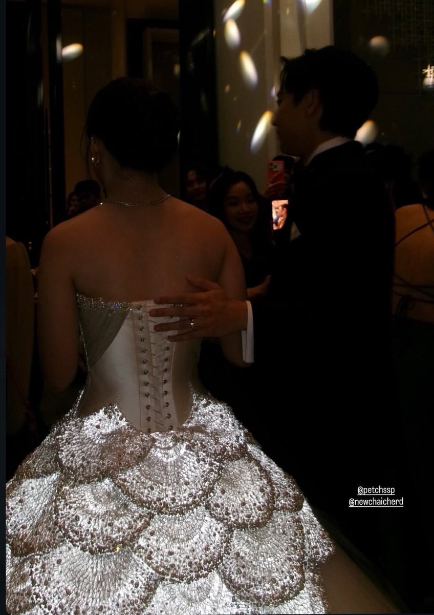ppkritlegs's tweet photo. naksir bgt wedding dressnya https://t.co/w1jj69fnWX