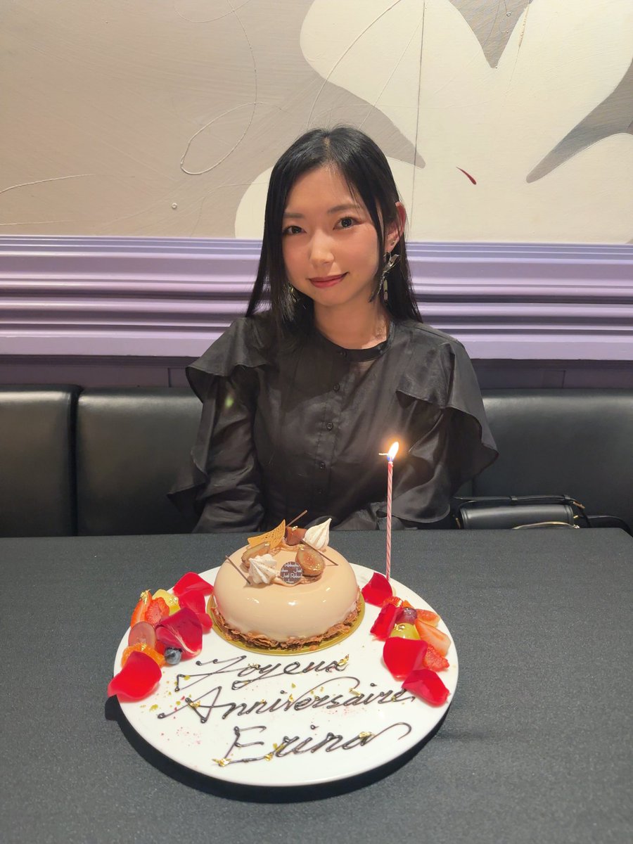 elamusique's tweet photo. 紫のお城でご飯食べたいというわがままを聞いてもらった誕生日でした🎂 https://t.co/ymQRXgB4V5