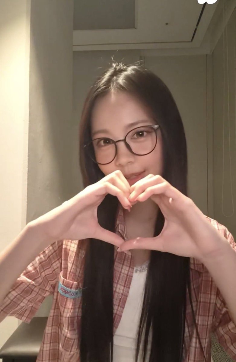 on1yeon0ff's tweet photo. 나는 르메니를 마니 사랑해~♡

#하츠투하츠 #카르멘 https://t.co/UD7Lcqhnsa