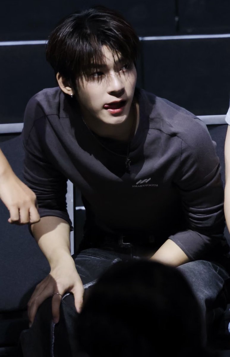 hanninpi's tweet photo. HIS TONGUE?????? TEETEE OHMYGOOOD 🫦

 #teeteepor #ตี๋ตี๋ป๋อ https://t.co/0BcQVwJsPf