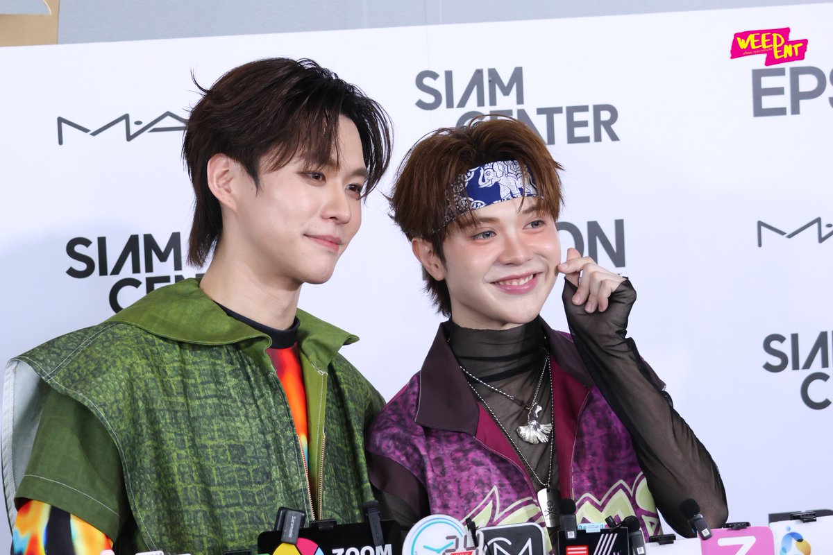 WEED_ENT's tweet photo. " บีเวอร์ - ต้นหลิว " ให้สัมภาษณ์สื่อในงาน Siam Center BIFW 2026  ✨

BEVERTONLIEW AT SIAM CENTER BIFW26
#SiamCenterBIFW2026xBEVERTONLIEW
#bbverpj #tonliewmtp
#SiamCenterBIFW2026 #BIFW2026 https://t.co/TWp7n6MCvY