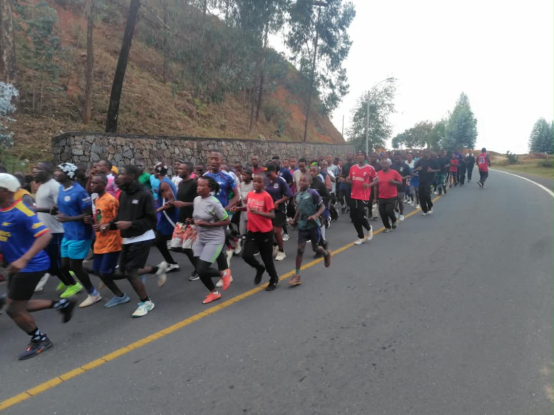 MUKESHI35241927's tweet photo. Mutimawurugo mu karere ka Ngororero twitabiriye sport rusange yabereye mumurenge wa Ngororero,yitabiriwe Kand na Bwana Shyerezo Norbert Perezida wa Komisiyoy'imiyoborere myiza na Bwana Budengeri Eulade Perezida wa Komisiyo y'imibereho myiza mu nama Njyanama y'akarere ka Ngororero https://t.co/m15igfHzFq